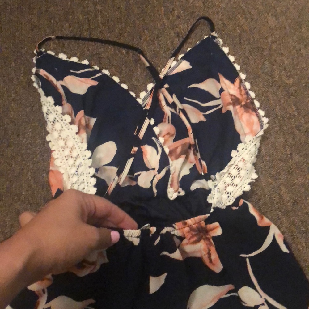 Backless Romper - Picture 4 of 4
